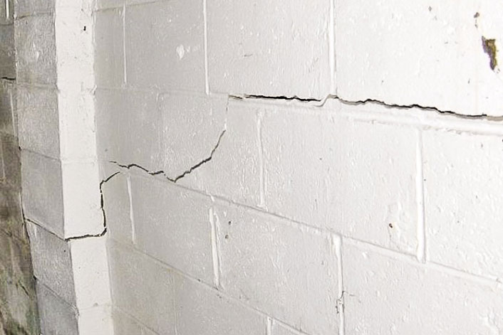 wall-cracks-chillicothe-il-k-mag-basement-solutions-1